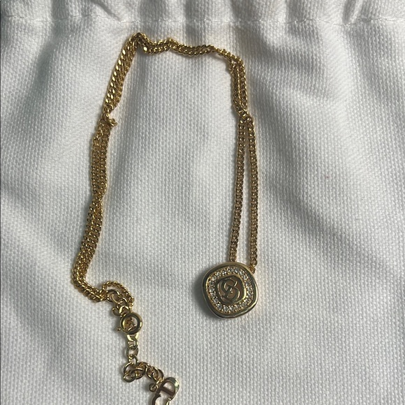 Dior Gold Necklace with Floral Packaging - Picture 3 of 7